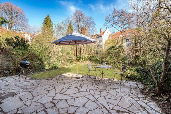 Charming outdoor retreat