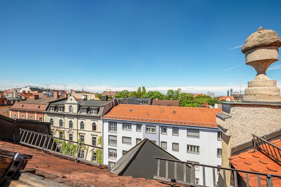 Vom Dachspeicher eröffnen sich spektakulär weite Blicke