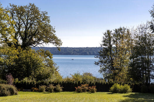 Fantastic property on the lake
