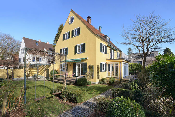Sonnige Terrassen und Traumgarten