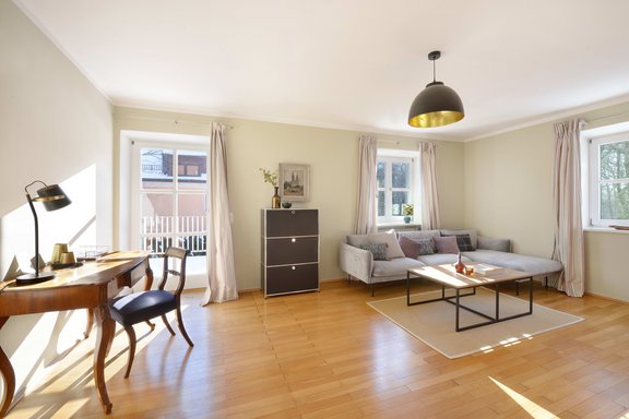 Attraktiver, flexibler Raum mit Terrassenzugang