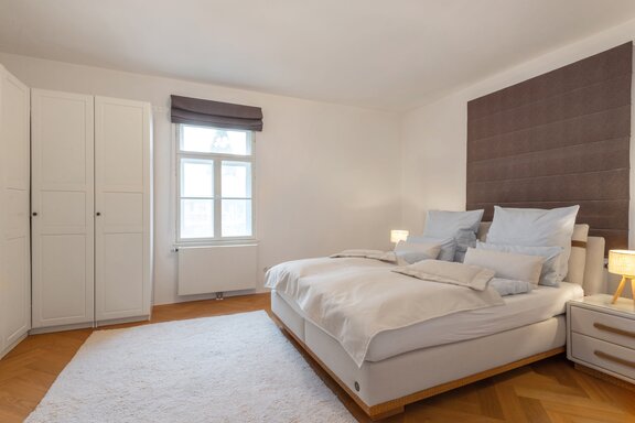 Ruhiges Masterschlafzimmer