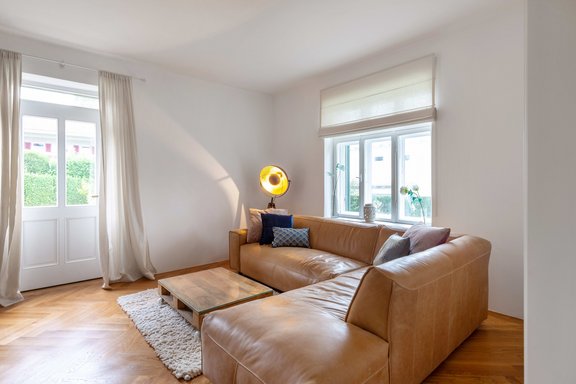 Living room with fireplace