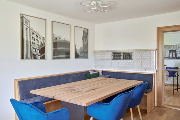 Esszimmer mit Wandkamin