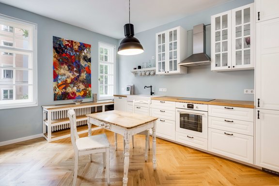 Charming eat-in kitchen, 1st floor