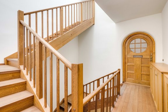 Holz-Treppenhaus