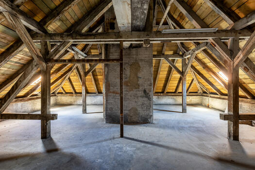 The 2nd attic floor opens up enormous potential
