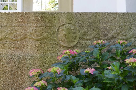 Originales Mauer-Relief