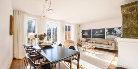 Stillvoll und bezugsbereit: 6-Zimmer-Stadthaus in Gern mit Südgarten und Traumblick