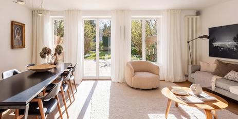 Stylish and ready to move into: 6-room townhouse in Gern with south-facing garden and dream view