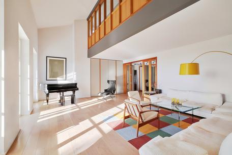 Spacious wonder with a wonderful view and dream garden: High-quality modernized family home