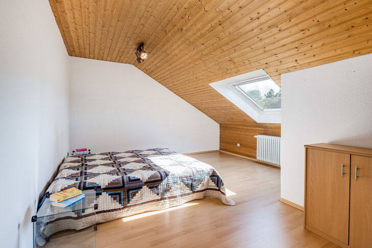 Drei Zimmer und Bad im DG
