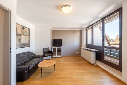 Zimmer mit Balkonzugang