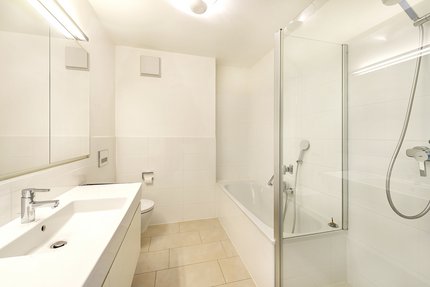 Modernes Bad im 1 OG