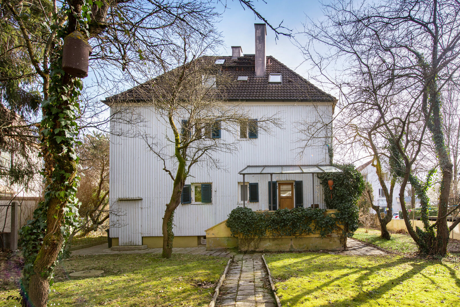 Sonniger Süd-West-Garten