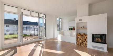 Renoviert und bezugsbereit: Moderne 3,5-Zimmer-Wohnung mit traumhafter Dachterrasse