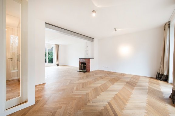 Wohn- Essbereich mit Kamin