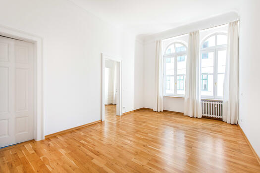 Gut geschnittenes Schlafzimmer