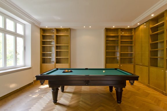 Bibliothek oder Arbeitszimmer