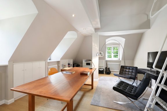 Arbeits- oder Schlafzimmer im Dachgeschoss