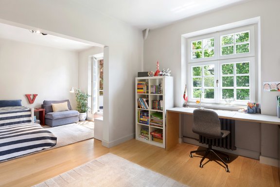 Kinderzimmer mit Terrassenzugang