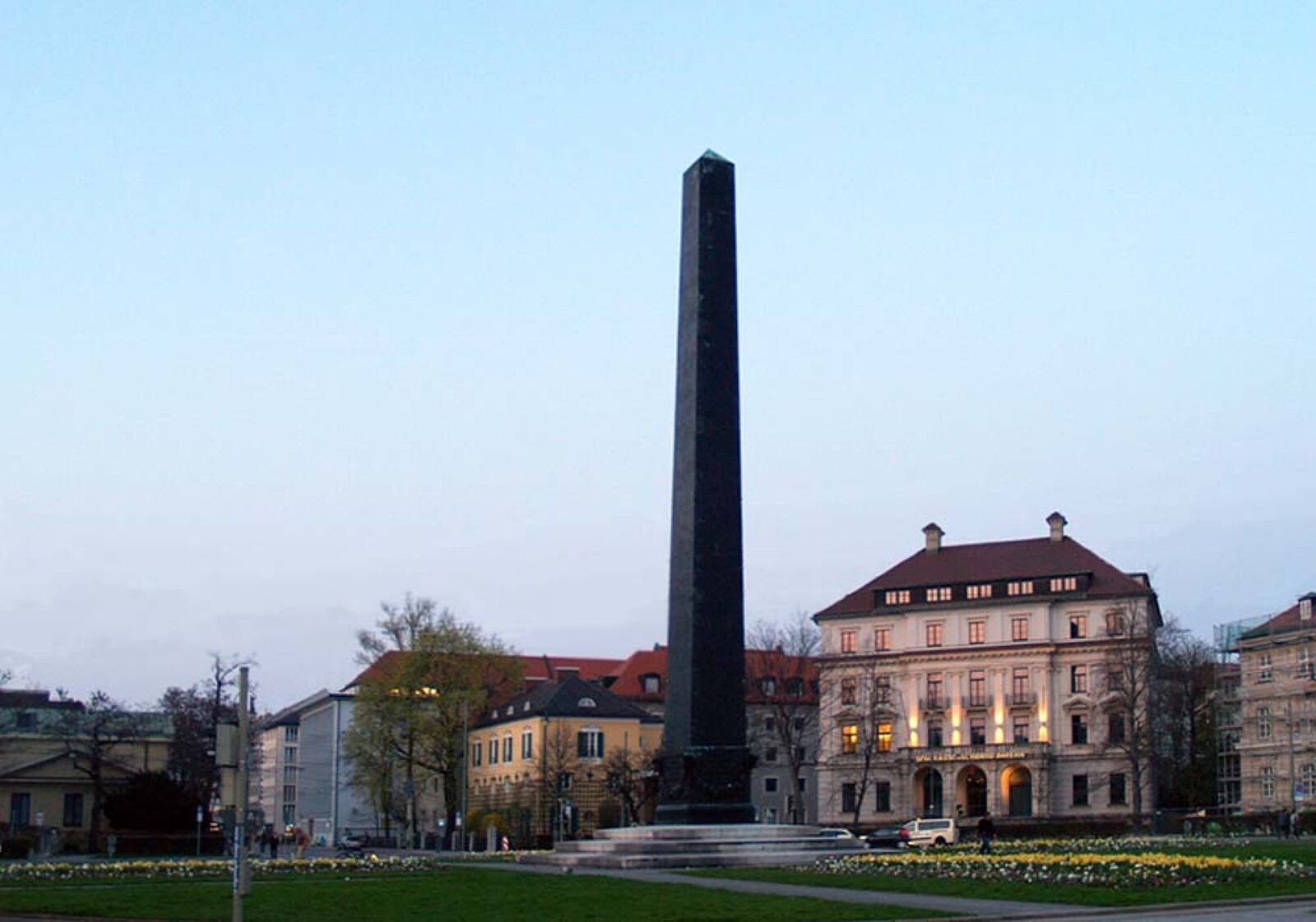 Karolinenplatz