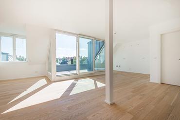 Prestigious roof terrace apartment in prime location for first-time occupancy