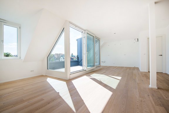 Wohnzimmer mit Süd-Ost-Terrasse