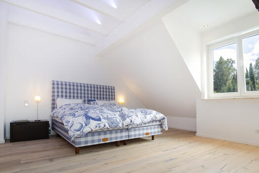 Spacious bedroom