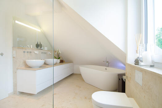 Highly appointed master bath