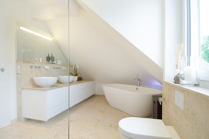 Hochwertig ausgestattetes Masterbad