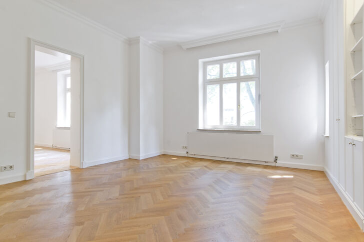 Schlafzimmer mit Einbauten