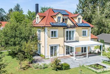 Repräsentative Villa mit traumhaftem Südwest-Garten in bester, grüner Lage von Hartmannshofen