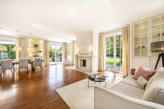 Living area with open fireplace