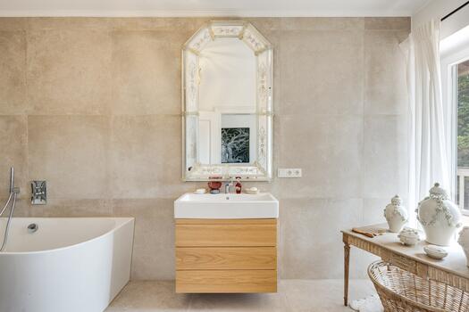 Timelessly Elegant Bathroom Design
