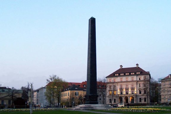 Karolienenplatz