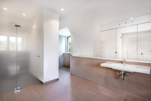 Shower room on the upper floor