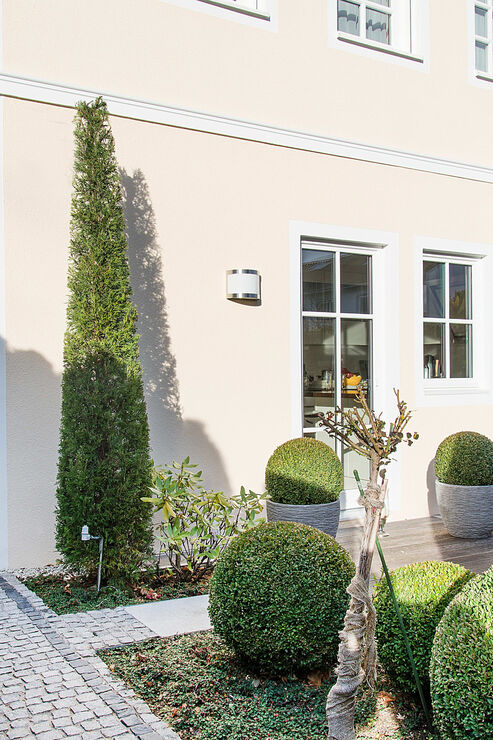 Eingangsbereich mit Terrasse vor der Küche