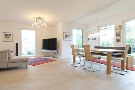 Exklusive und neuwertige 3-Zimmer-Gartenwohnung mit hervorragender Ausstattung