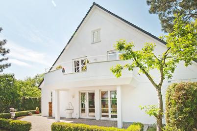 Tasteful semi-detached house with high-quality equipment