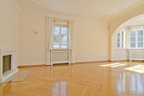 Living room with fireplace