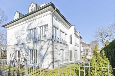 Representative office unit with six office rooms,excellent equipment