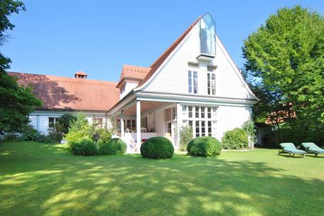 Traumanwesen am Ammersee - Bildschöne Villa mit einzigartigem Seegrundstück