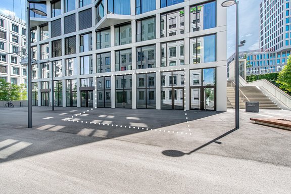 Außenansicht mit Freischankfläche