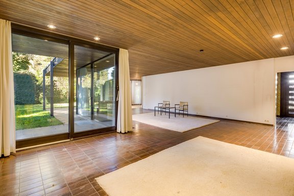 Sanierungsbedürftiger Bungalow