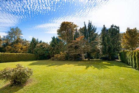 Ruhige Lage am Isarhochufer: Baugrundstück von 1.240 m² in idealer Ausrichtung