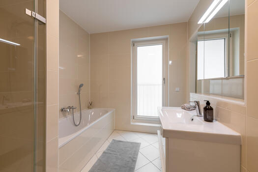 Timeless modern bathroom