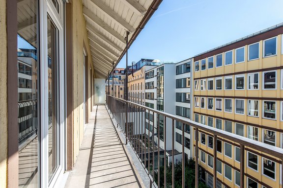 Balcony with south exposure
