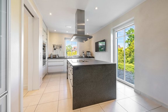 Hochwertige Schreinerküche