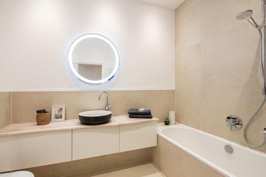 2021 modernized bathroom